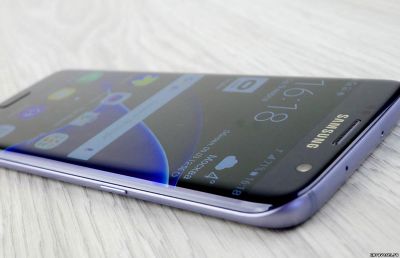 Samsung сделал изогнутый смартфон. И вот почему.