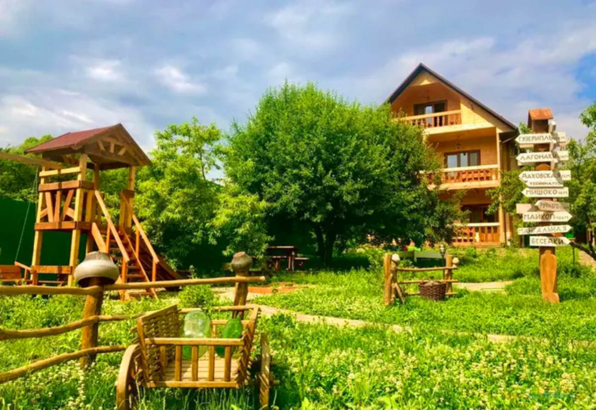 Посмотреть полный размер фото Аренда номерного фонда для отдыха в Адыгее Аренда номерного фонда для отдыха в Адыгее
