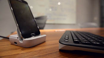 Смартфон превратили в «мозги» 99-долларового ноутбука